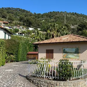 Vakantiehuis Pink House, Camporosso (Liguria)